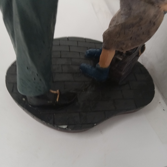 Dr. Preparing Shot for Young Boy Rare Vintage Sculpture Heavy Resin & Metal - Picture 11 of 12